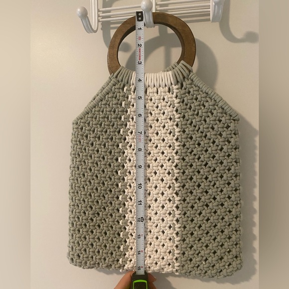 Woven Ichi Bag with Wooden Handle - Picture 4 of 7